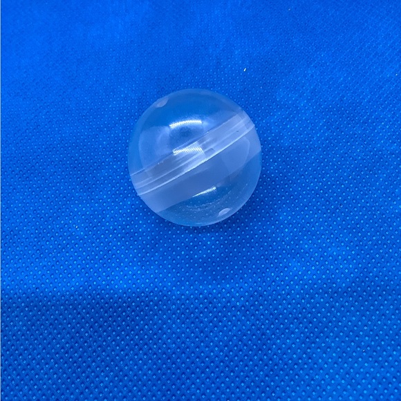 Vending Machine Empty Round Capsules 28mm - Picture 3 of 5